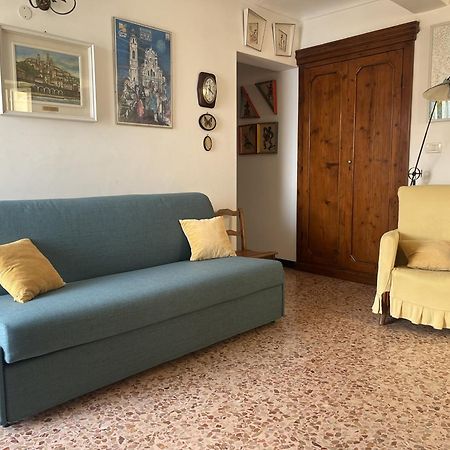 Casa Del Sole Affacciato Sul Mare Leilighet Cervo Eksteriør bilde